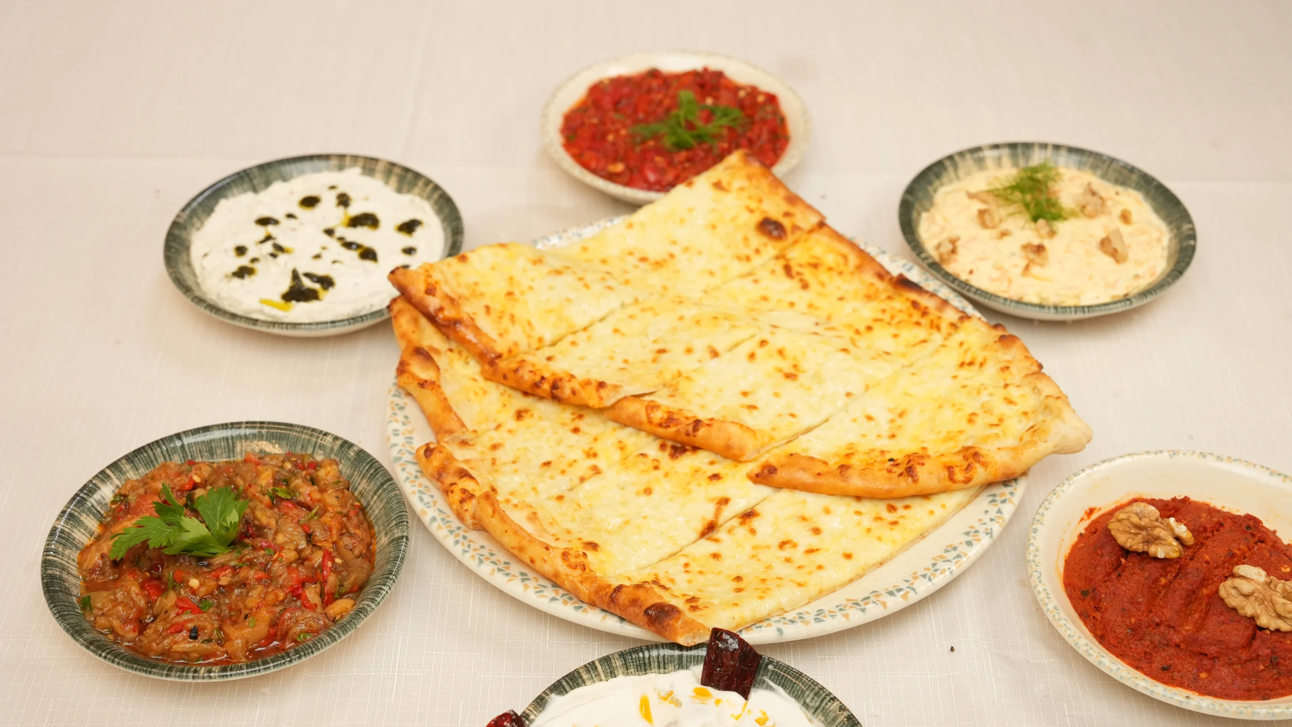 Kaşarlı Pide